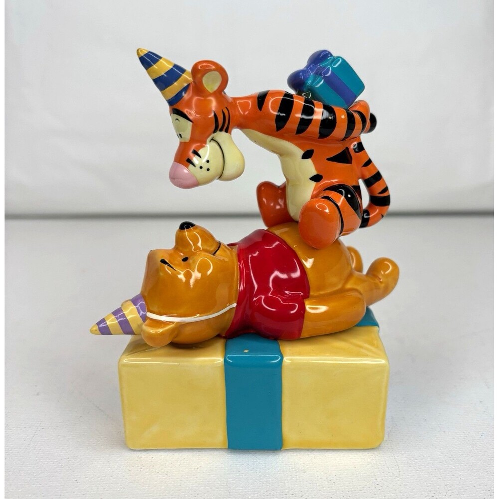 Disney Tigger Happy Birthday Figurine Make a Really Big Wish Ceramic 4.5”